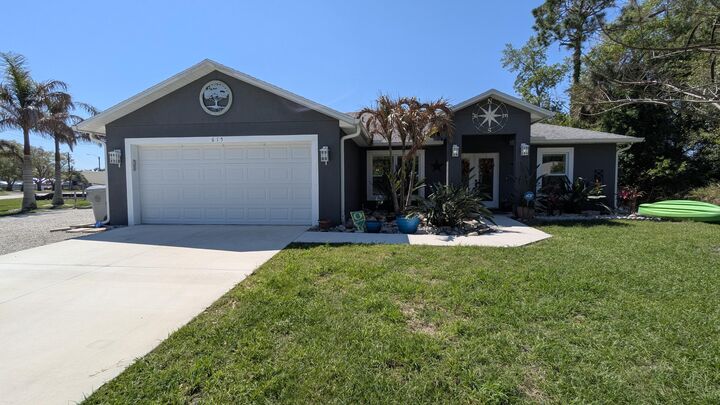 Property Photo:  615 19th Street SW  FL 32962 