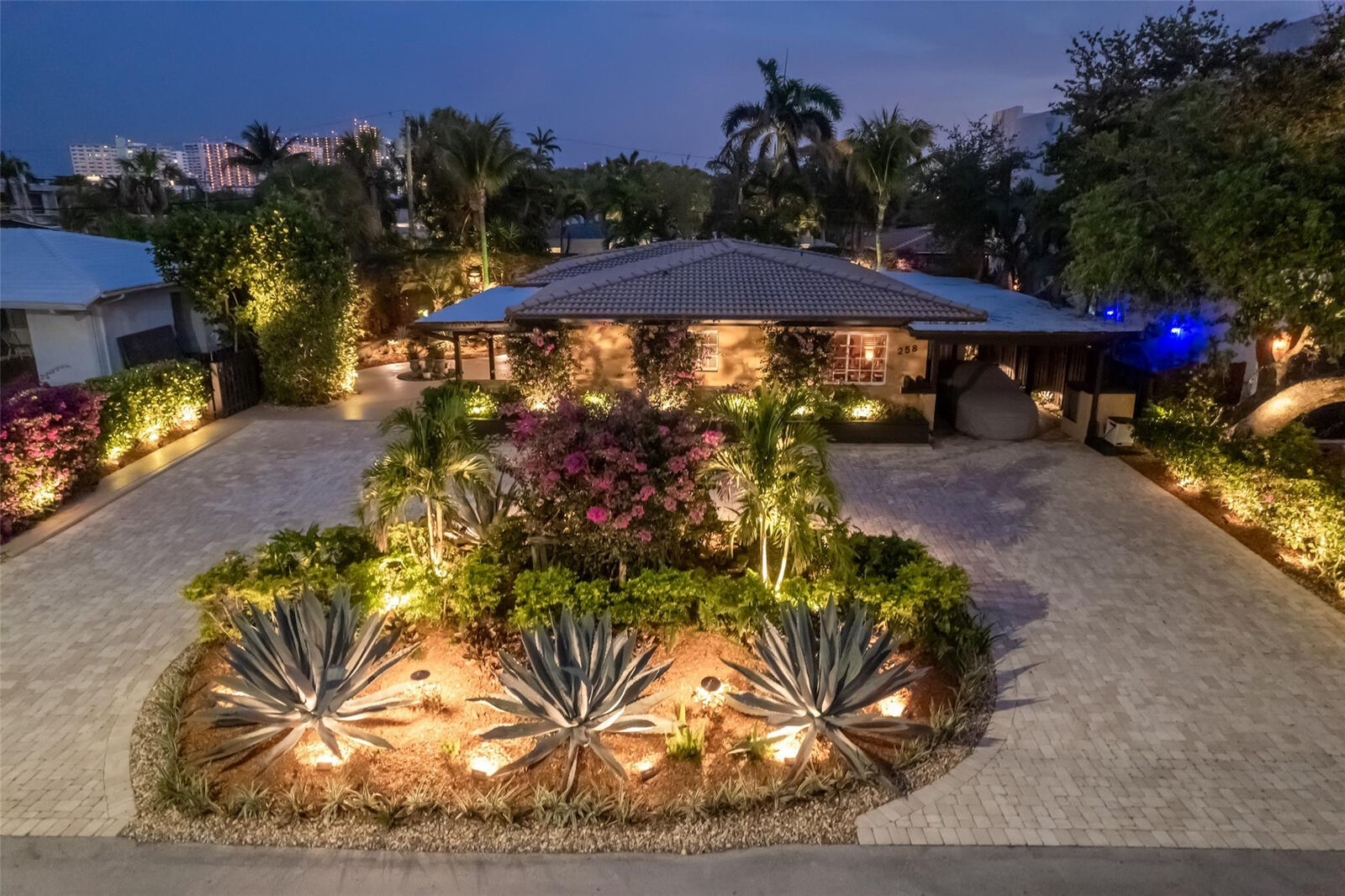 Property Photo: 258 Basin Drive FL 33308