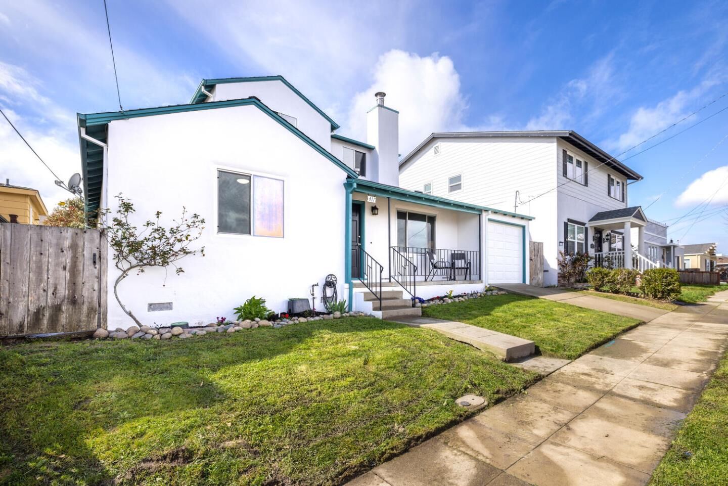 Property Photo:  411 Elm Avenue  CA 94066 