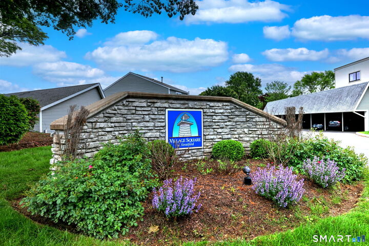 Property Photo:  42 Ferry Court 42  CT 06615 