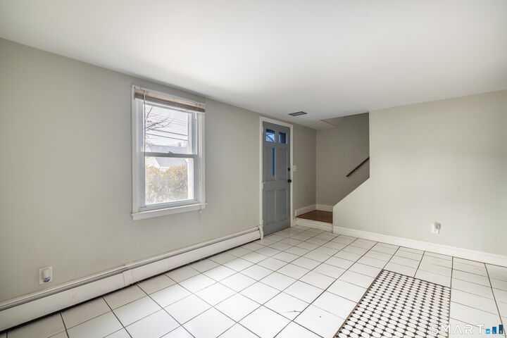 Property Photo:  46 Oakleaf Street  CT 06606 