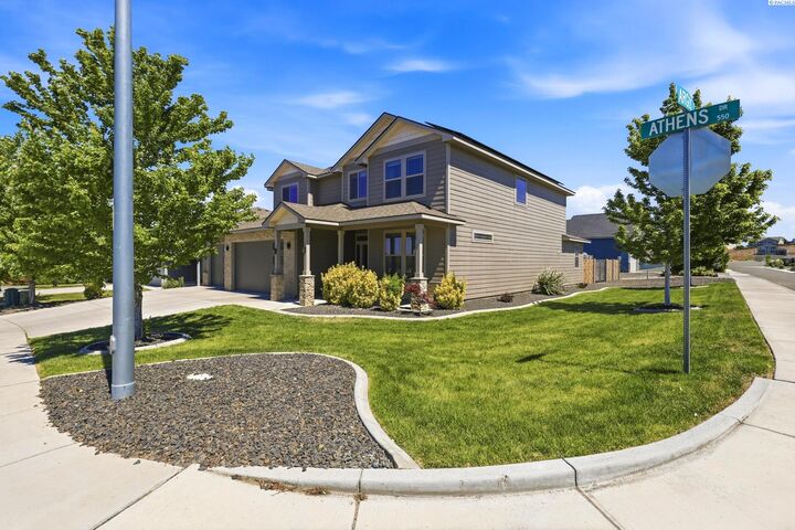 Property Photo:  548 Athens Dr  WA 99353 