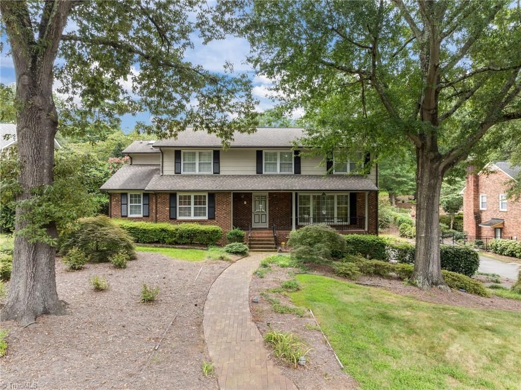 Property Photo:  1122 Kensington Drive  NC 27262 