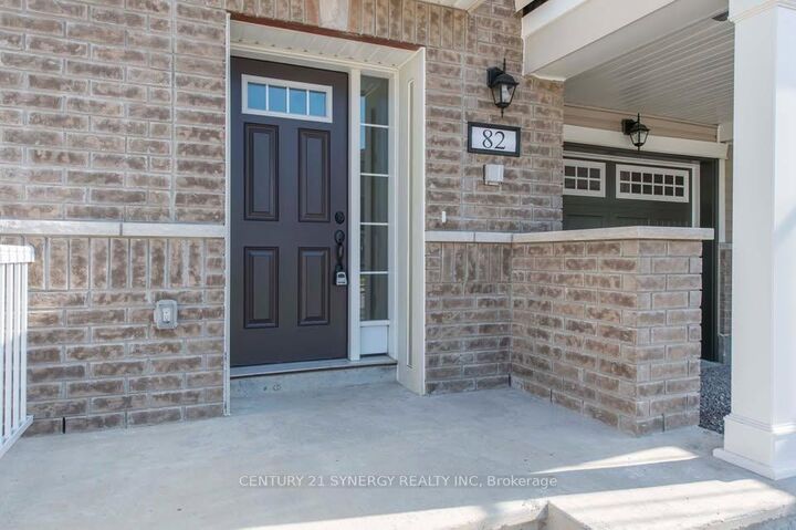 Property Photo:  82 Feathertop Lane  ON K2V 0K7 