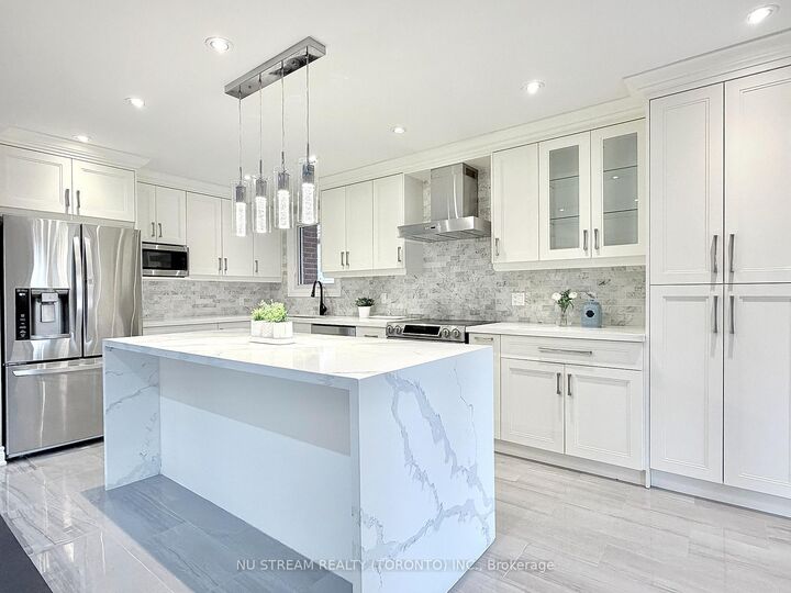 Property Photo: 3 Mosedale Crescent ON M2J 3A3