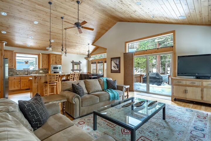 Property Photo: 7282 9th Avenue CA 96142-111