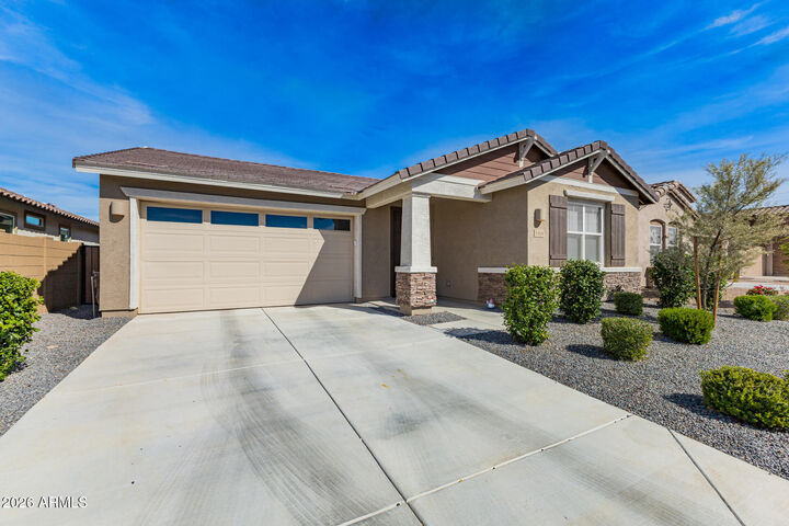 Property Photo:  3318 E Hayfield Way  AZ 85140 
