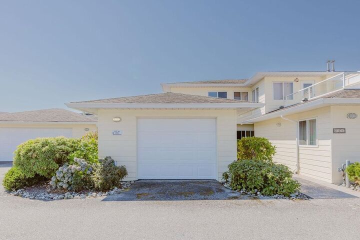 Property Photo: 1585 Field Road 222 BC V7Z 0H1