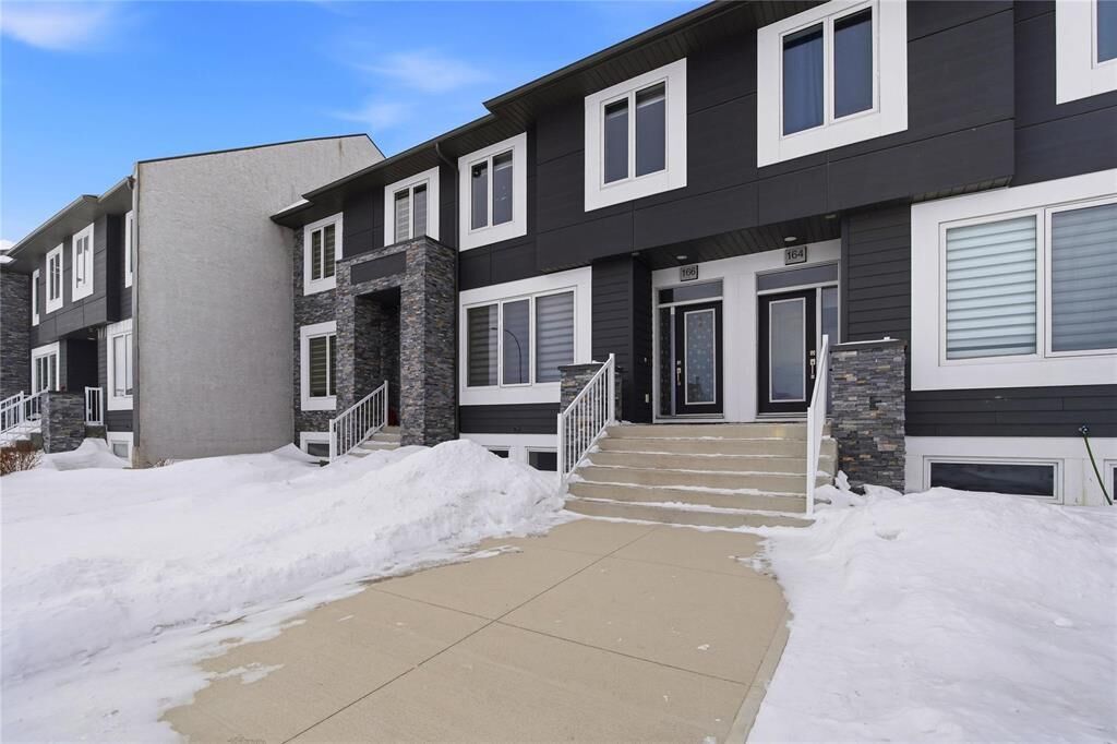 Property Photo: 166 Evelyne Reese Boulevard MB R3X 2G9