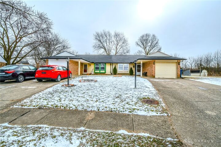 Property Photo: 8286 Briar Ridge Court OH 45424