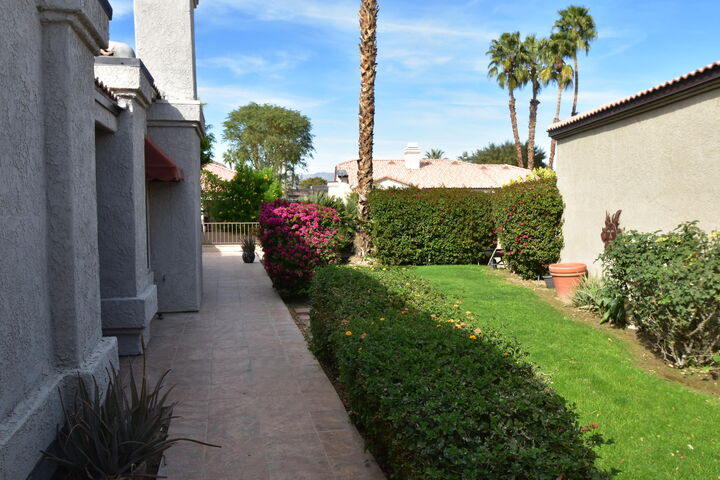 Property Photo: 48131 Via Hermosa CA 92253