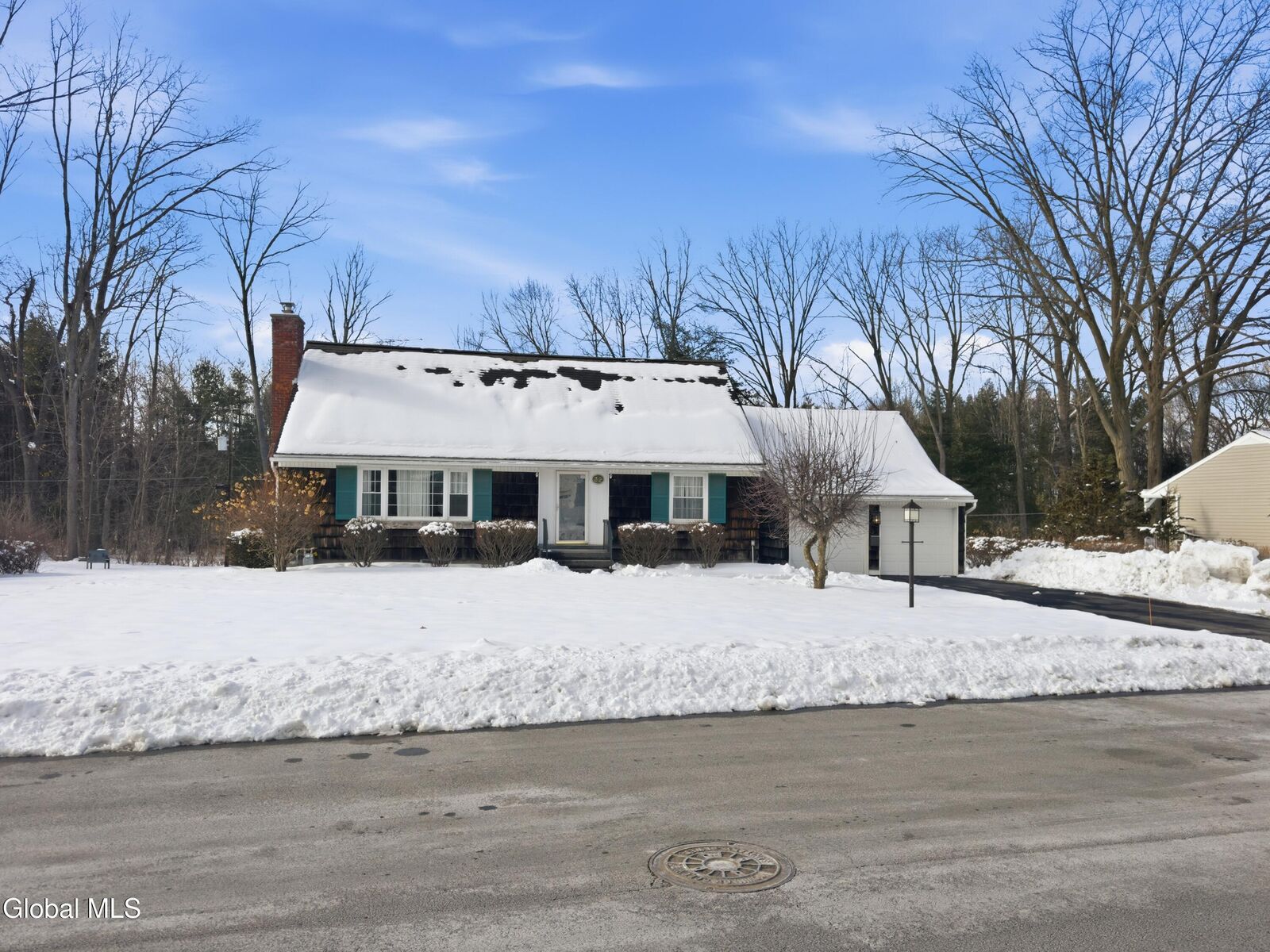 Property Photo:  32 Brookwood Drive  NY 12110 