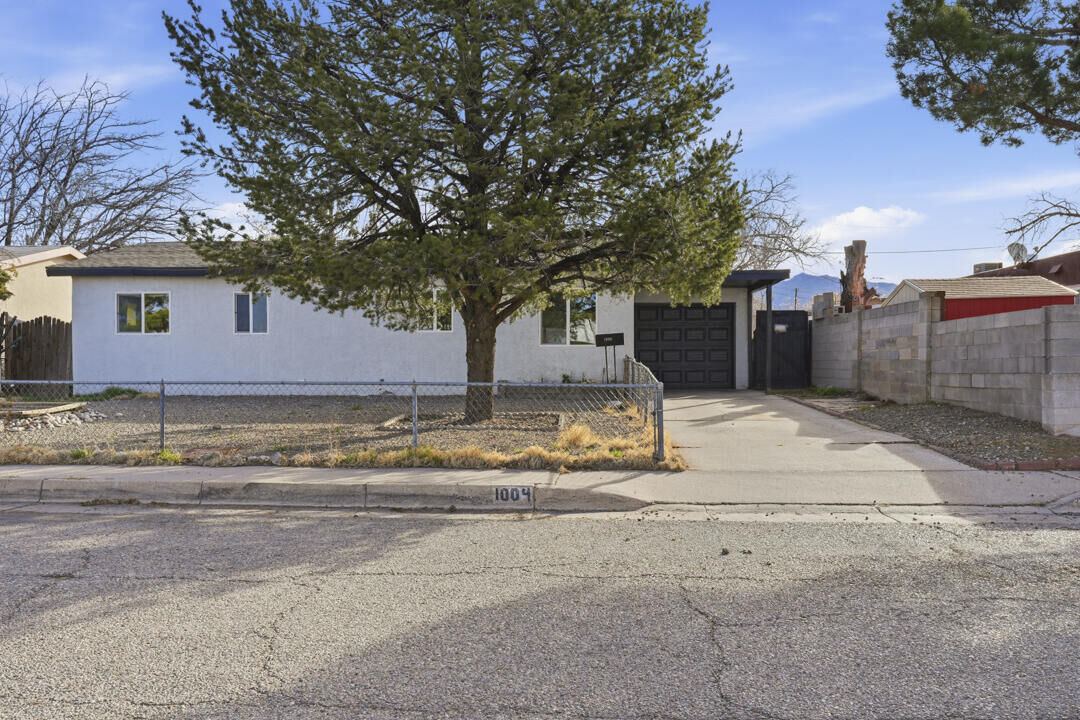 Property Photo:  1004 Mary Ellen Street NE  NM 87112 