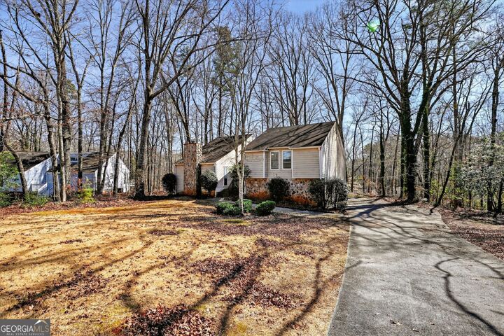 Property Photo:  879 Lost Creek Circle  GA 30088 