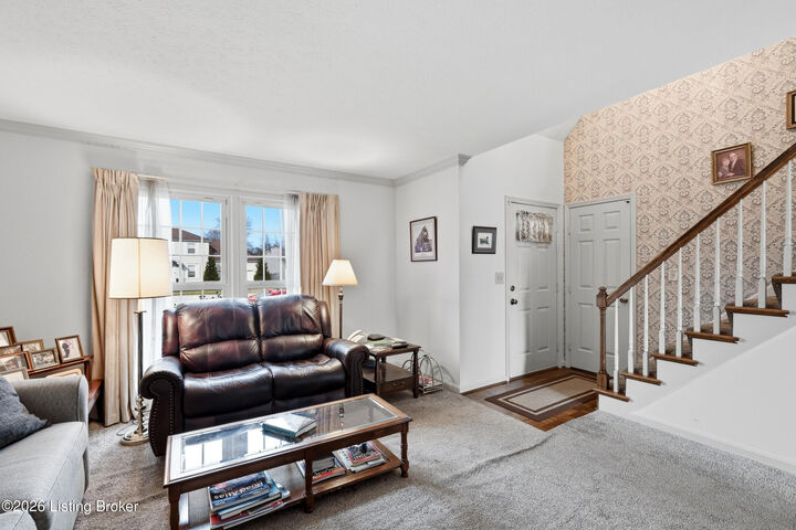 Property Photo:  9002 Green Garden Ct  KY 40220 