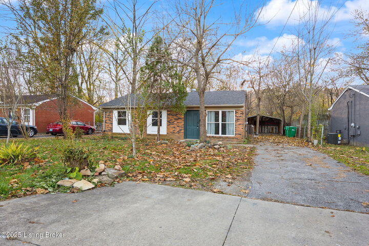 Property Photo:  9818 Titan Dr  KY 40229 