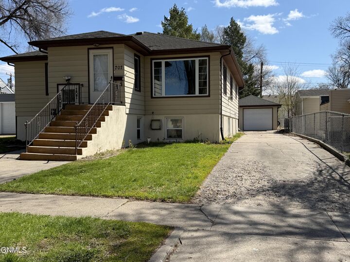 Property Photo:  707 15th Street N  ND 58501 