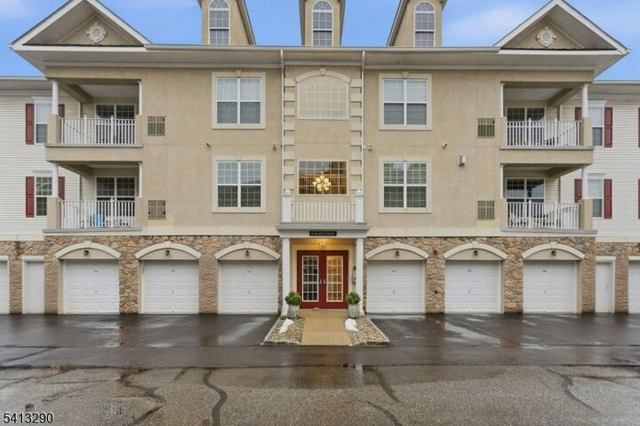 Property Photo:  3 Slate Ct Unit C3  NJ 07424 