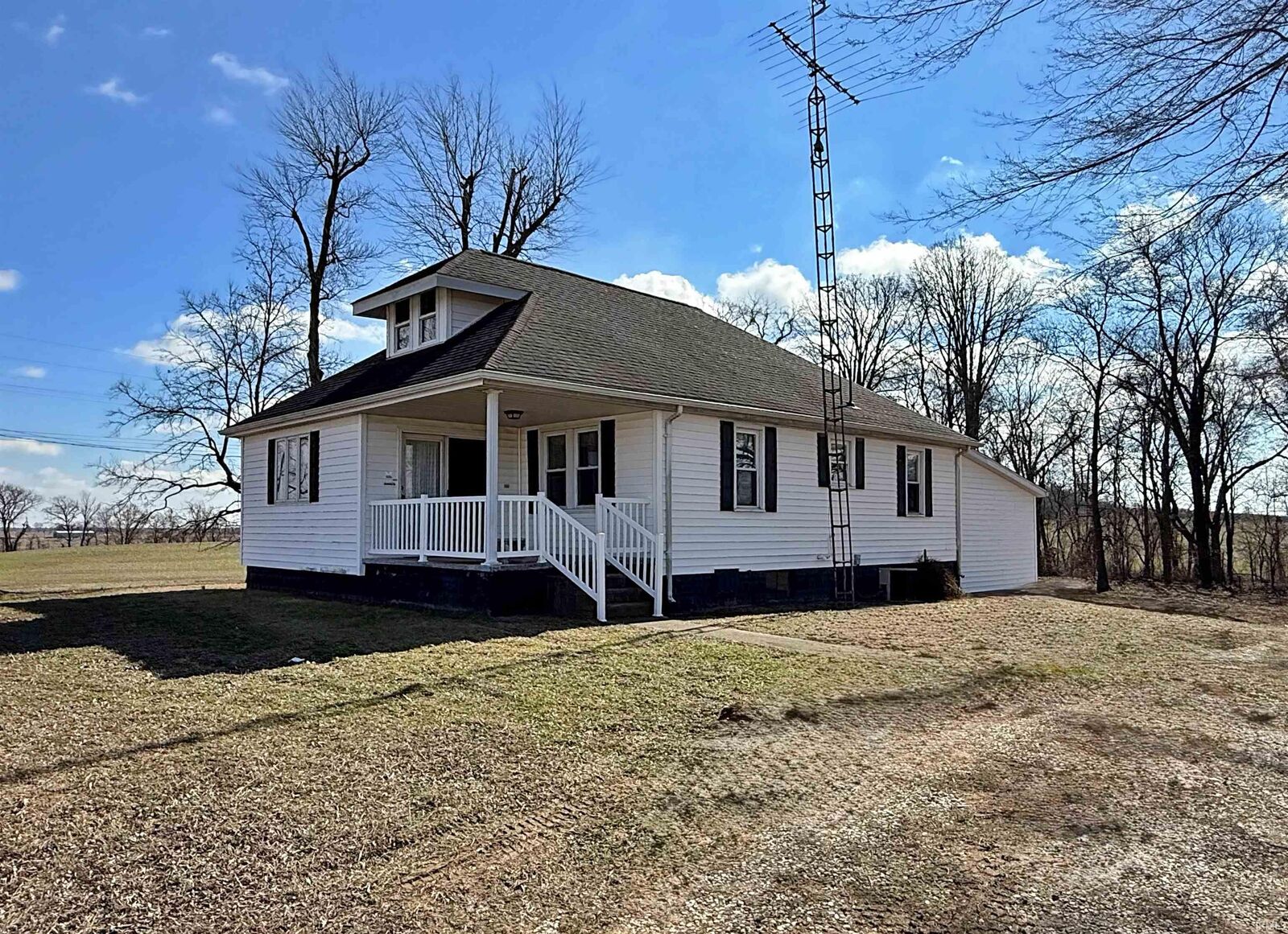 Property Photo:  495 W 600 N  IN 47501 