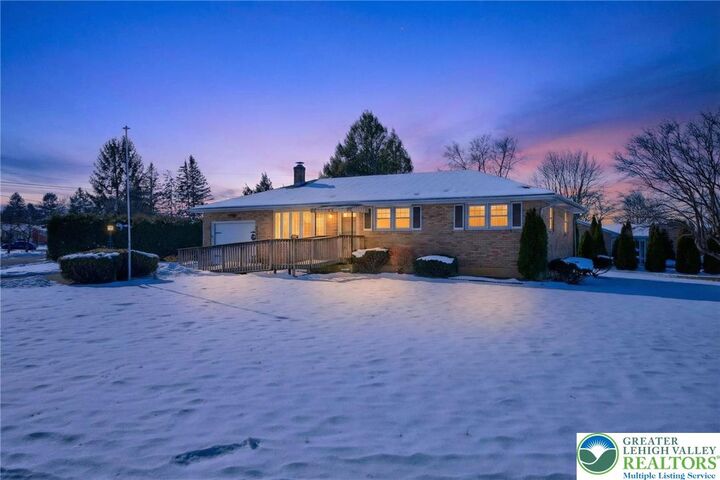 Property Photo:  58 Colonial Road  PA 18109 