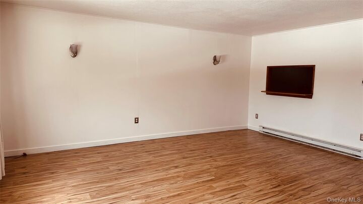 Property Photo:  881 Albany Post Road 17  NY 12561 