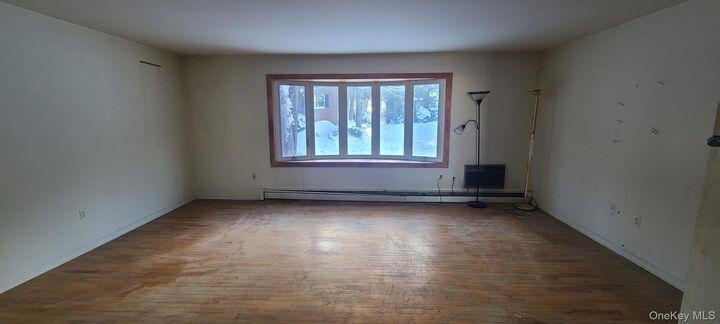 Property Photo: 6 Danbury Court 1309 NY 10901