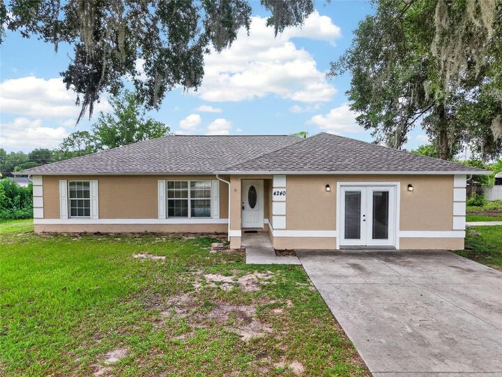 Property Photo:  4240 SE 134th Place  FL 34420 