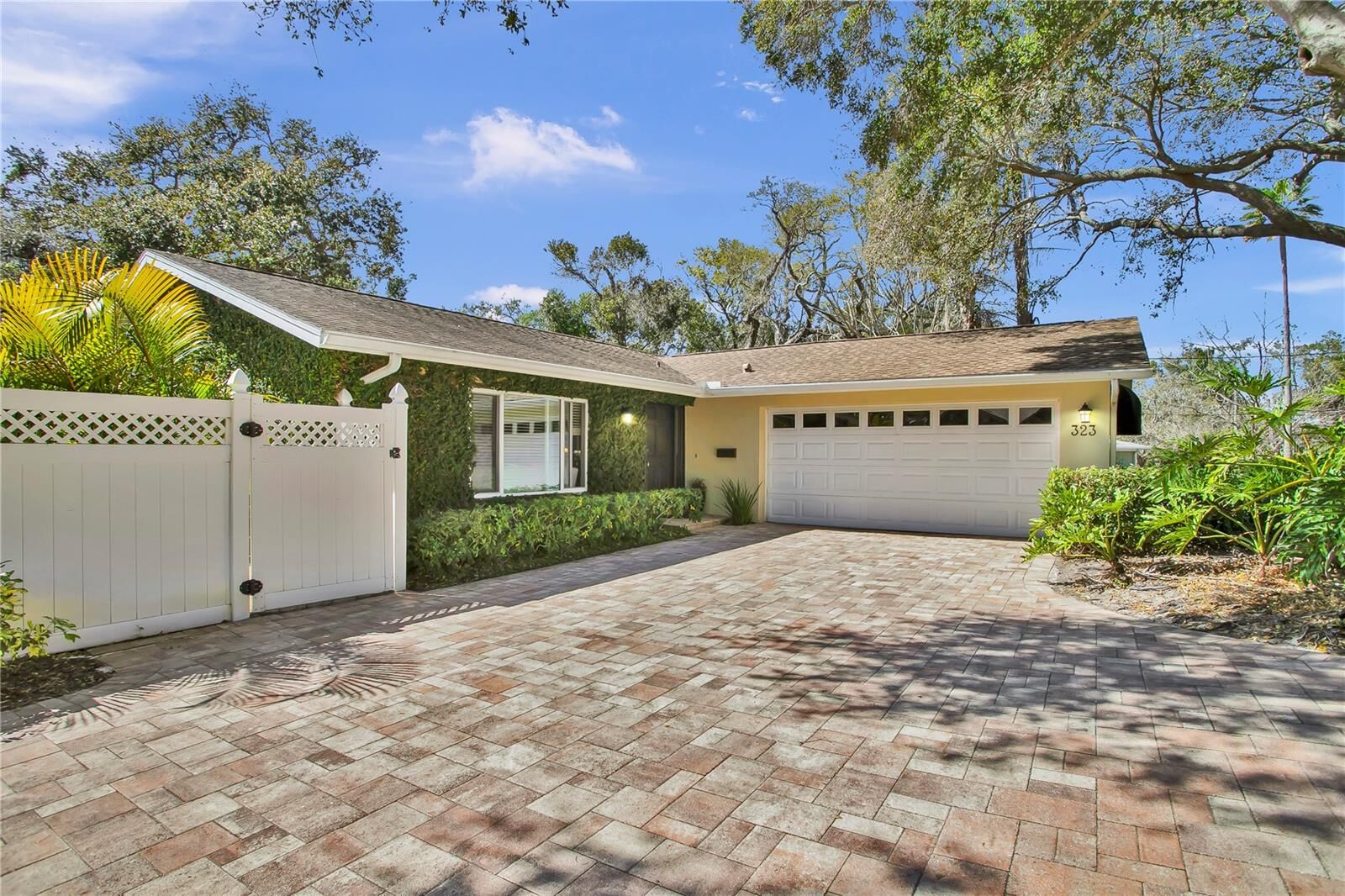 Property Photo:  323 Roebling Road N  FL 33756 