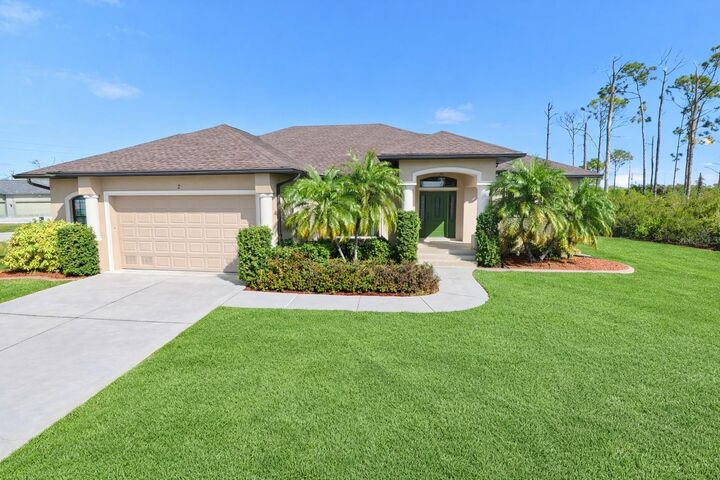 Property Photo:  2 Stern Place  FL 33946 