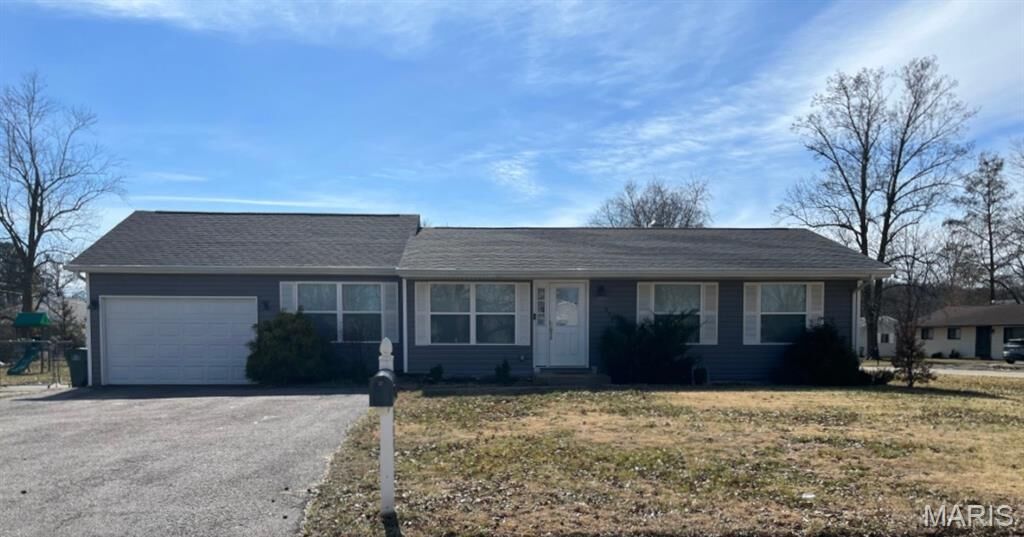 Property Photo:  384 Peffer Lane  MO 63026 