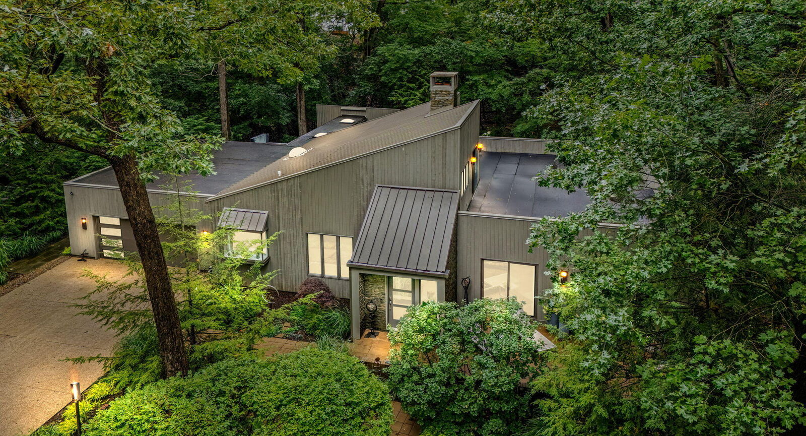 Property Photo:  4152 Hillside Trail  MI 49117 