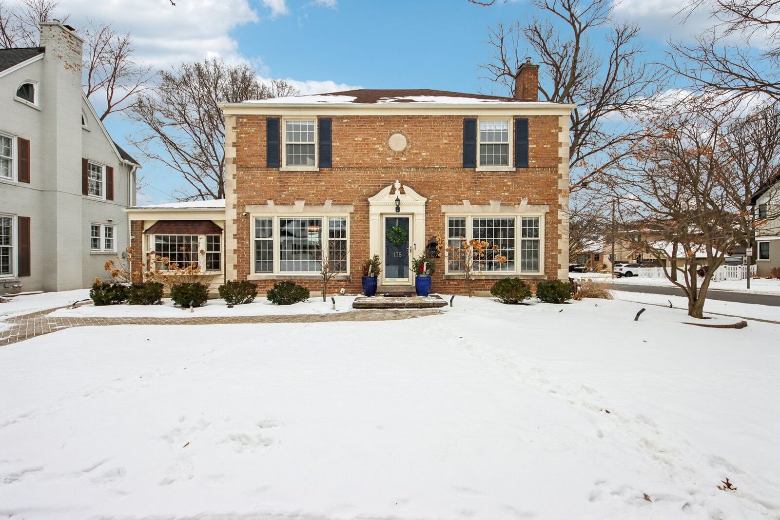 Property Photo:  175 S Fairview Avenue  IL 60126 