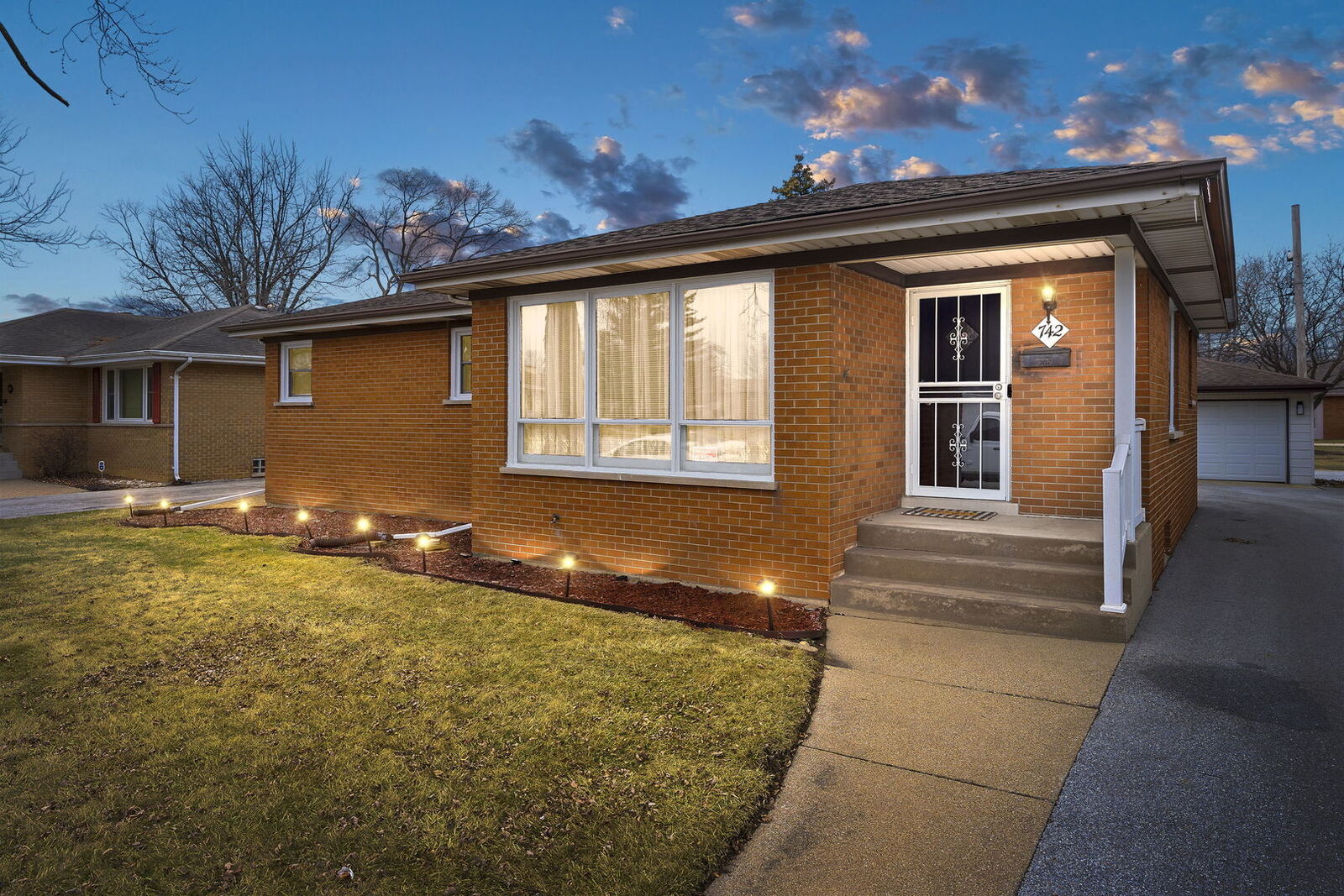 Property Photo:  742 E 164th Place  IL 60473 