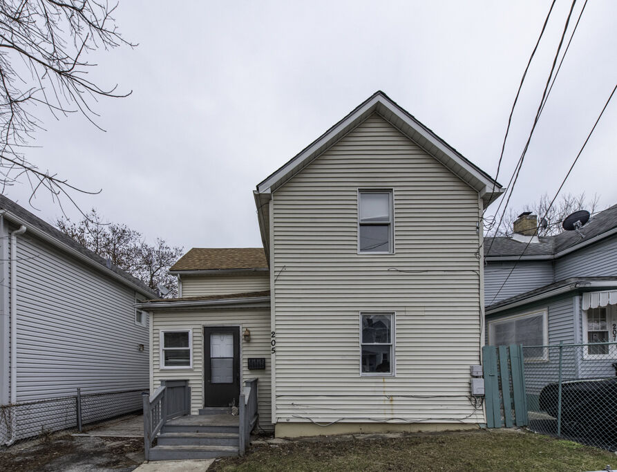 Property Photo:  205 S Park Avenue  IL 60085 