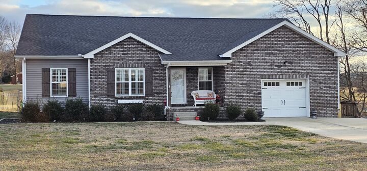 Property Photo:  221 Northup Rd  TN 37148 