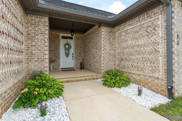 Property Photo: 93 Chloe Drive AL 35096