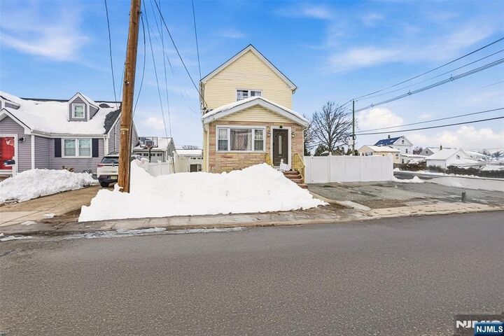 Property Photo:  41 15th Avenue  NJ 07407 