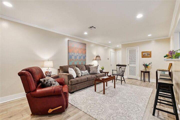 Property Photo: 3201 St Charles Avenue 105 LA 70115