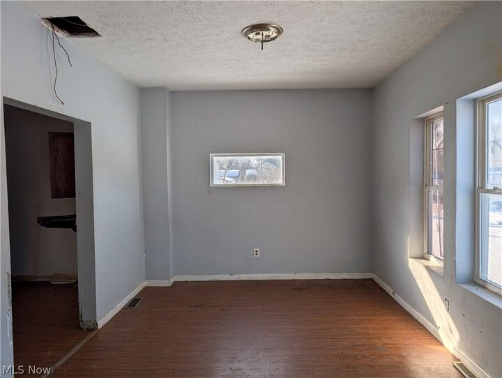 Property Photo: 5705 Poplar OH 44004