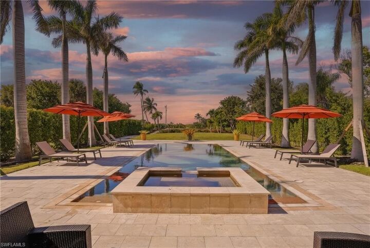 Property Photo: 16205 Captiva Dr FL 33924