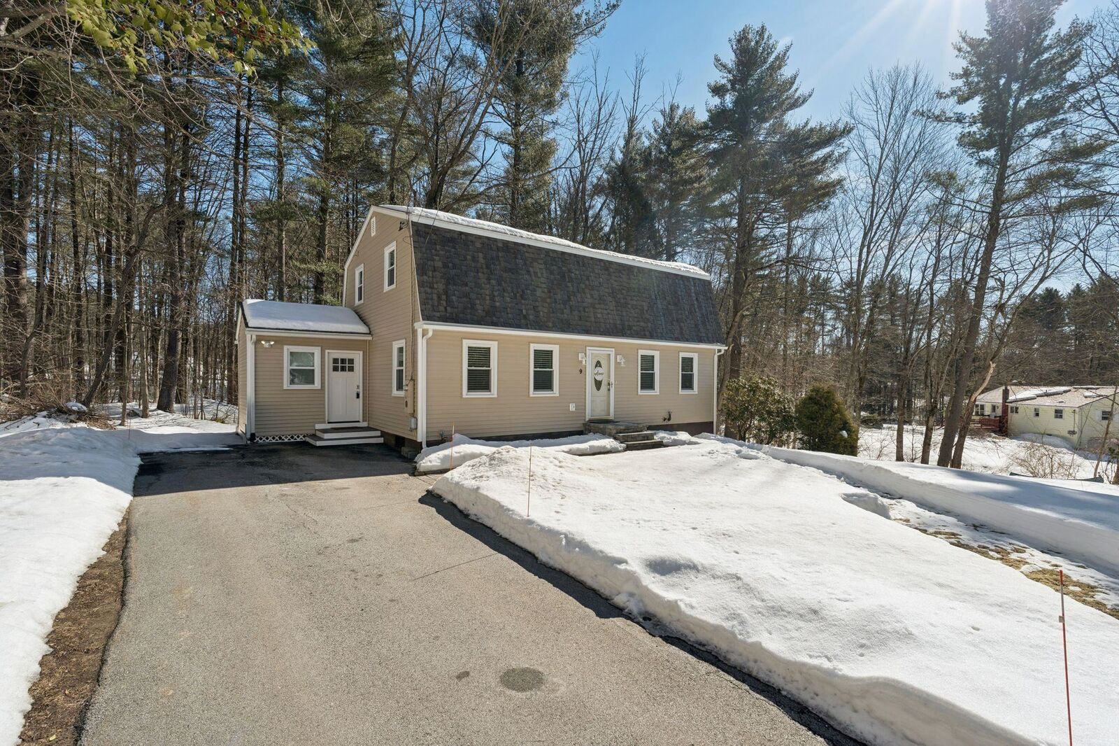 Property Photo:  9 Berry Hill Road  NH 03106 