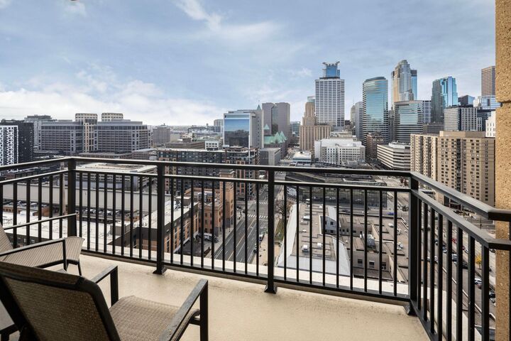 Property Photo: 100 3rd Avenue S 2106 MN 55401