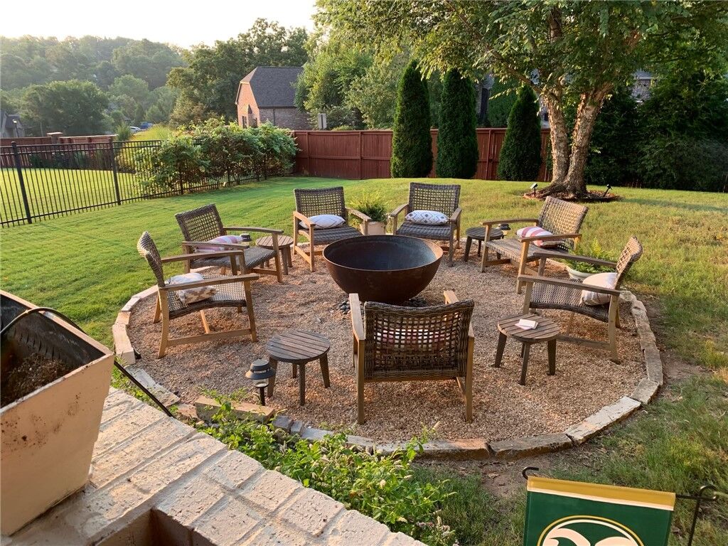 Property Photo:  1106 NE Thorn Hill Road  AR 72712 