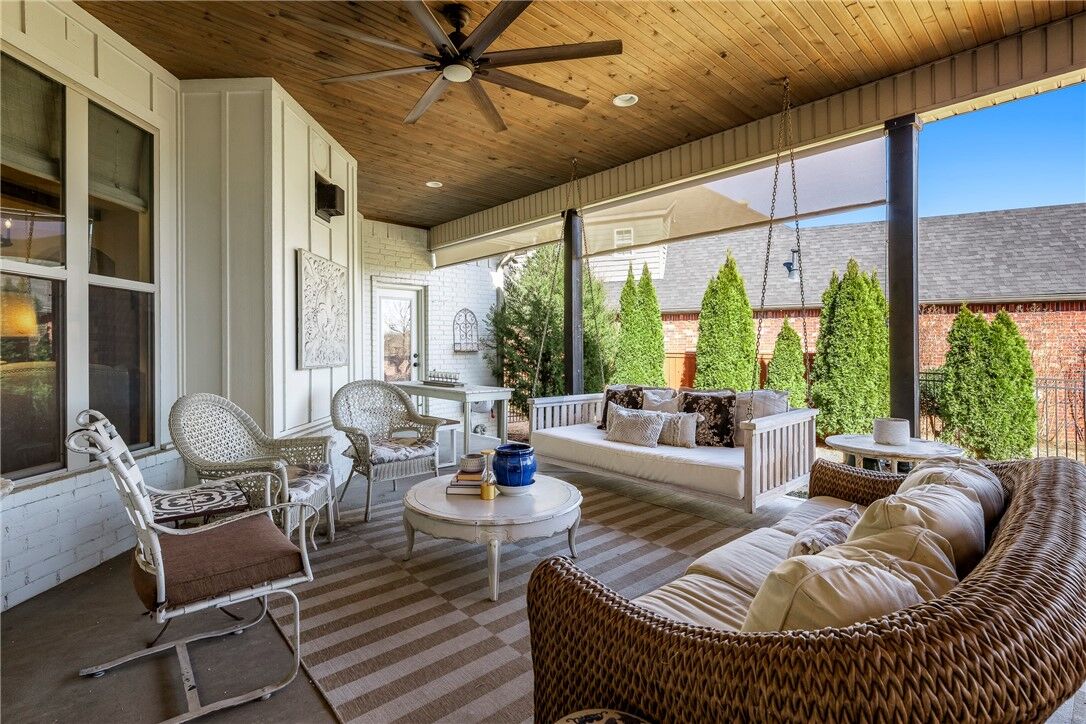 Property Photo:  1106 NE Thorn Hill Road  AR 72712 