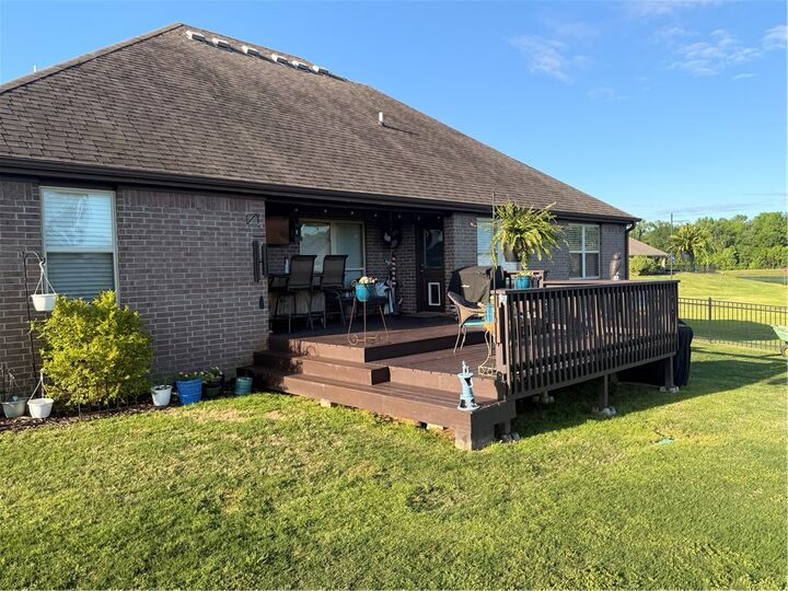 Property Photo:  10092 Laura Street  AR 72833 