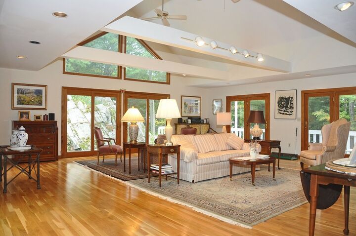 Property Photo:  4 Crestview Ln  MA 02186 