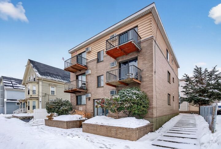 Property Photo:  10-16 Stephen St 5  MA 01902 