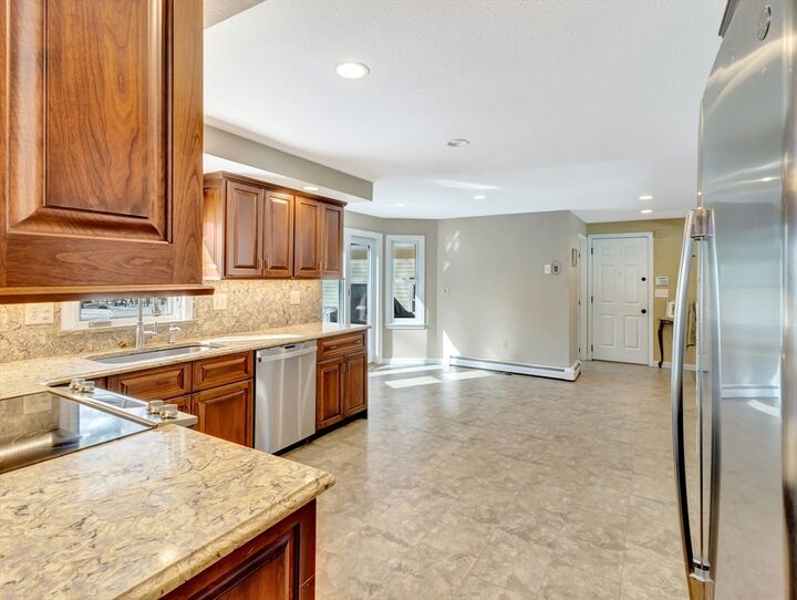 Property Photo:  7 Fieldstone Dr  MA 02048 