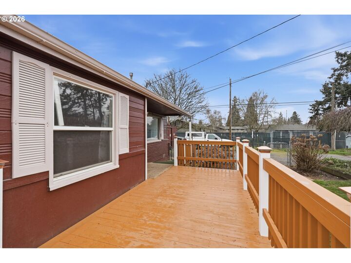 Property Photo: 315 SE 15th Ave OR 97123