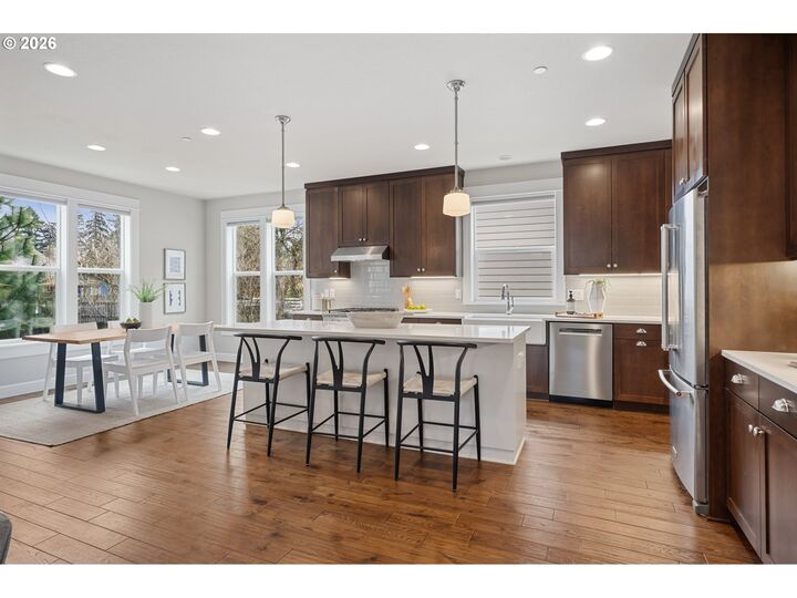 Property Photo: 6810 SE 48th Ave OR 97206